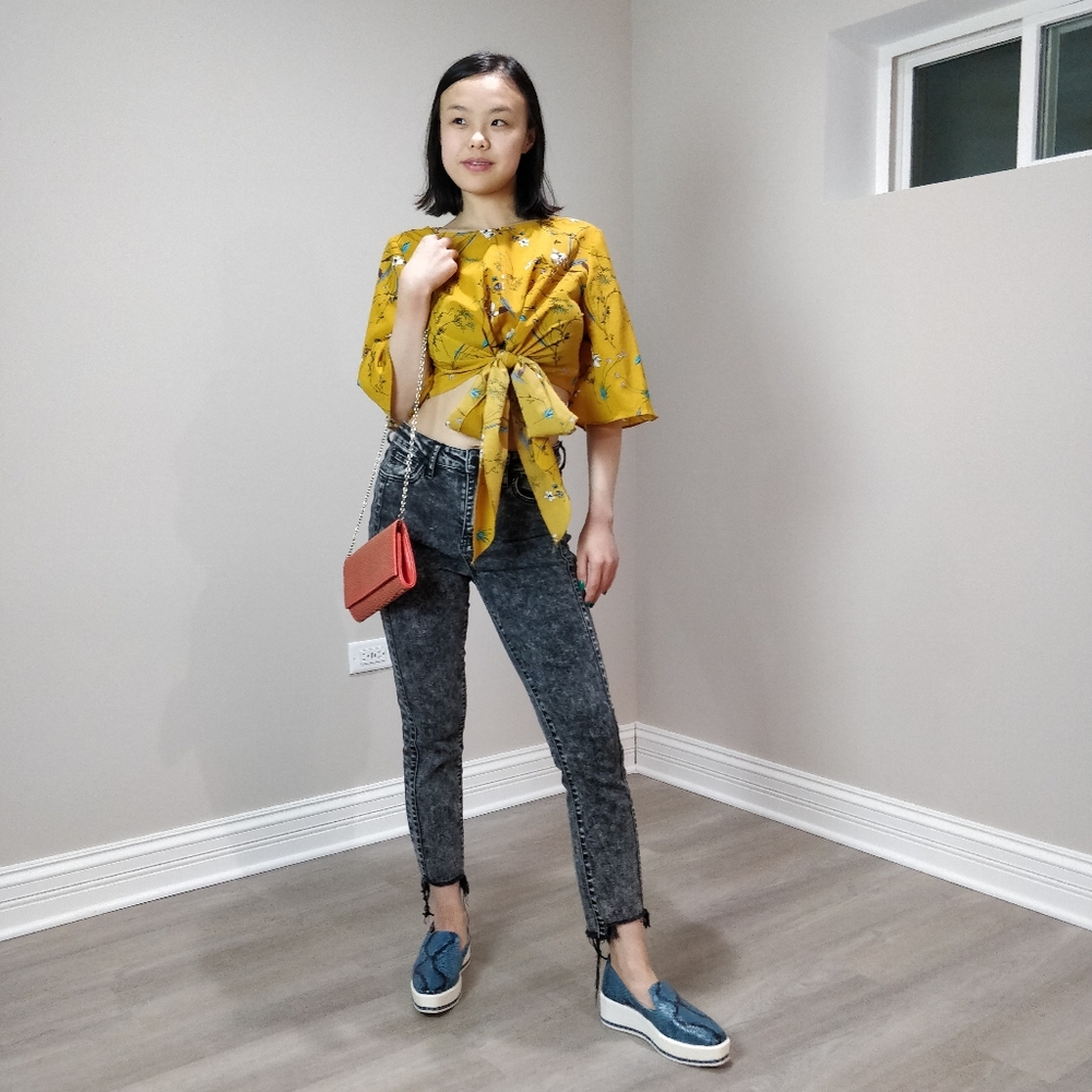 Guess dark wash ripped ankle jeans - Picture 2 of 9